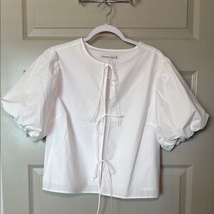 ABERCROMBIE & FITCH White Tie-Front Puff Sleeve Blouse